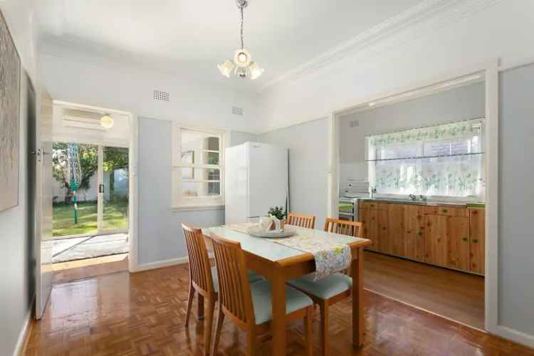 Spacious 3-Bedroom Family Home Near Ramsgate Beach