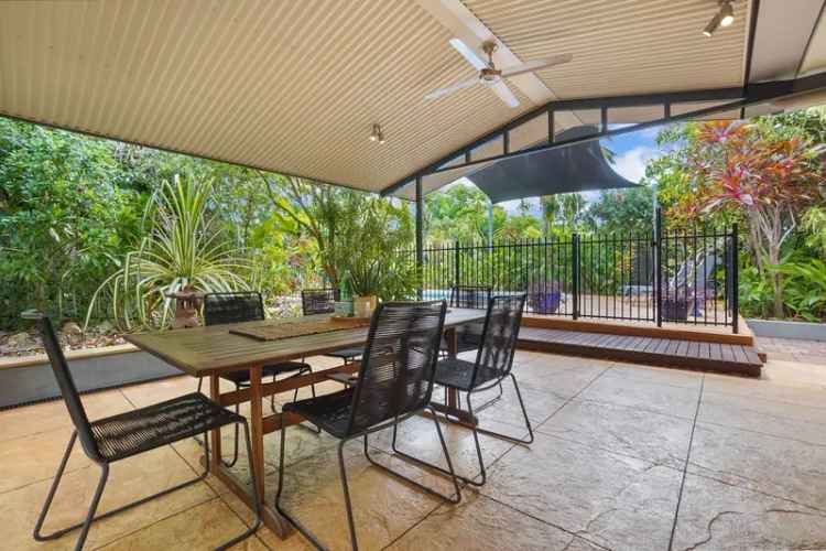 Bright & Breezy With a Superb Outdoor Entertaining Area!