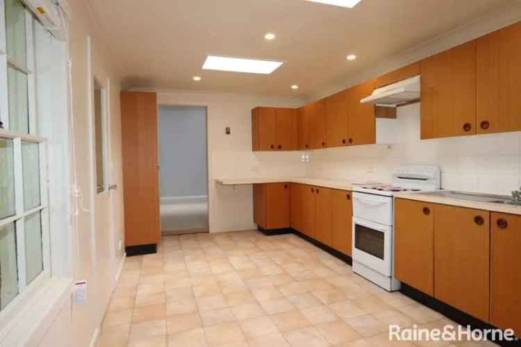 Buy House in Peel Street with Two Bedrooms and Large Yard