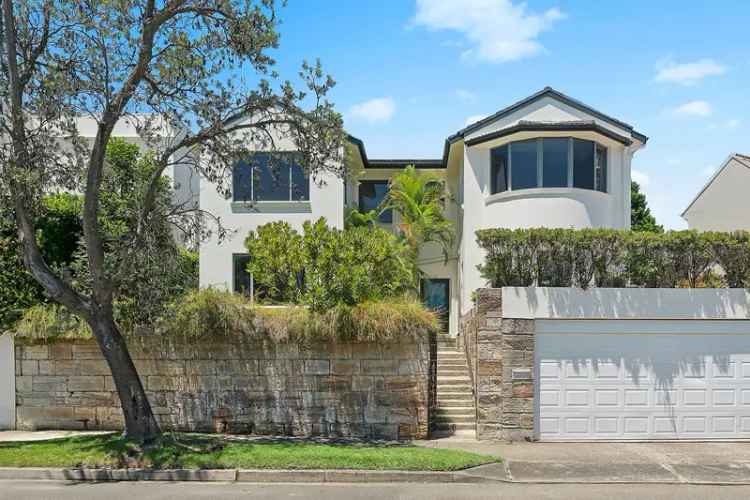 Spacious Family Retreat with Spectacular Harbour Views