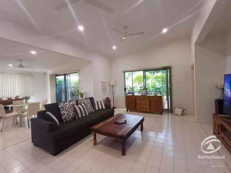 Spacious 3 Bed 2 Bath Family Home with Theatre Room