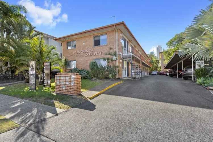 Stylish 2-Bedroom House in Surfers Paradise