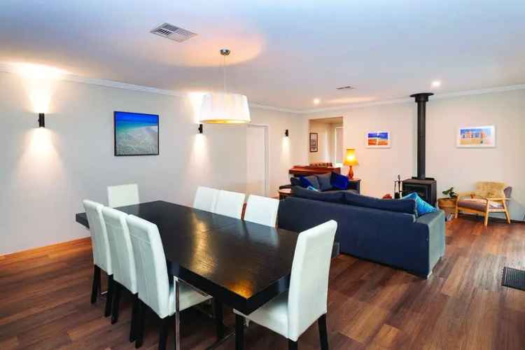 Buy House Dunsborough Large Family Home with Side Access and Modern Features