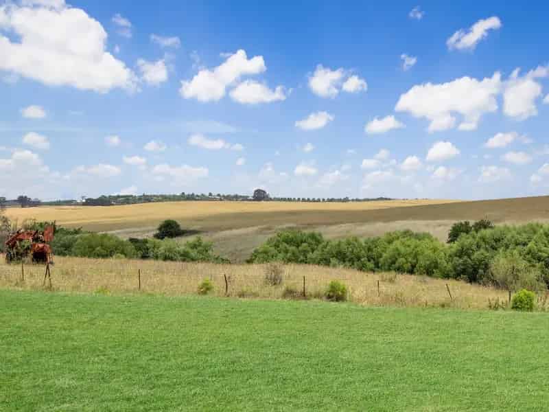 Build your dream home on a prime block in Llanarth