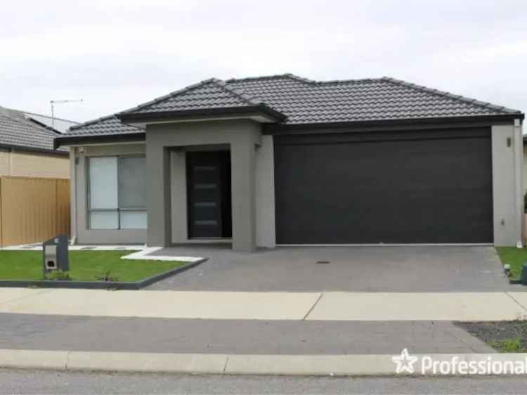 Modern 3x2 Family Home with Theatre Room and Solar Panels