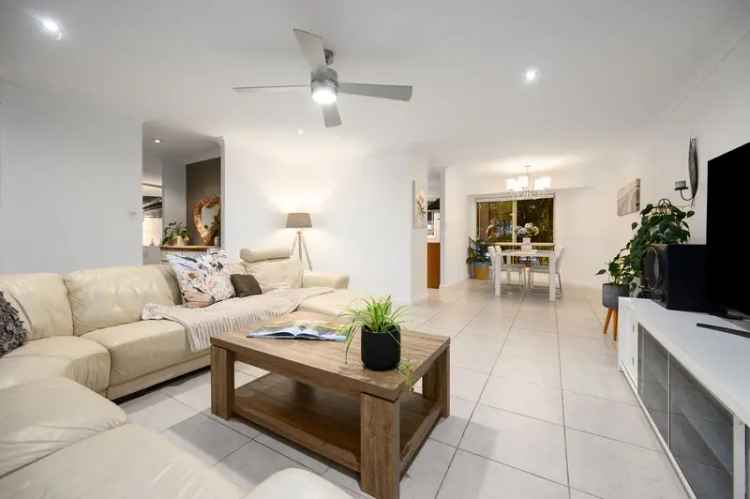 4 Bed Family Home Mudgeeraba Modern Kitchen Pool Smart Features