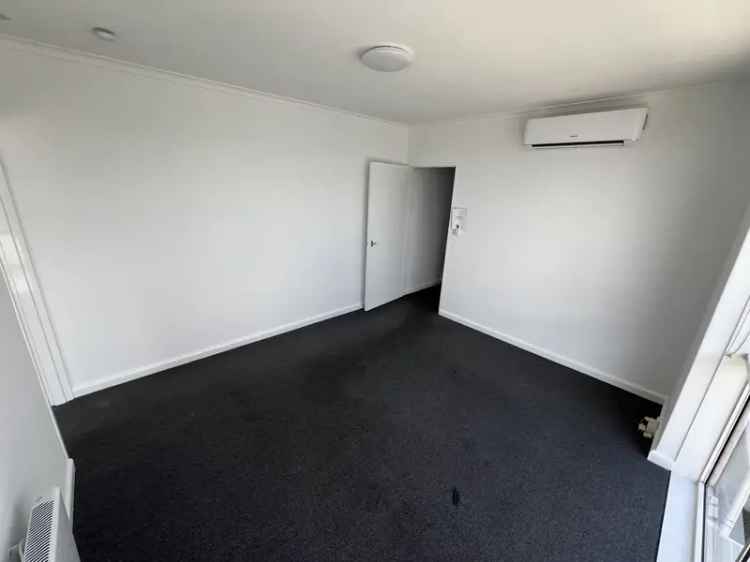 2 Bedroom 161m² Apartment in Melbourne Near Boronia Station