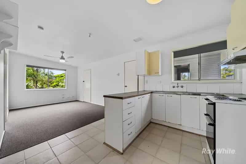 SOLD BY KENY GUERRA TEAM..