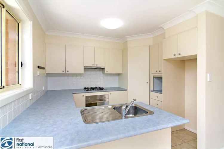 Modern 2-Bedroom Unit Near CBD - Spacious & Convenient