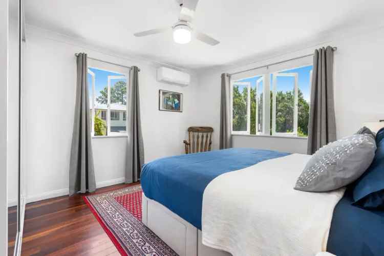 3 Bed Post-War Home Wynnum West 607m2 Block