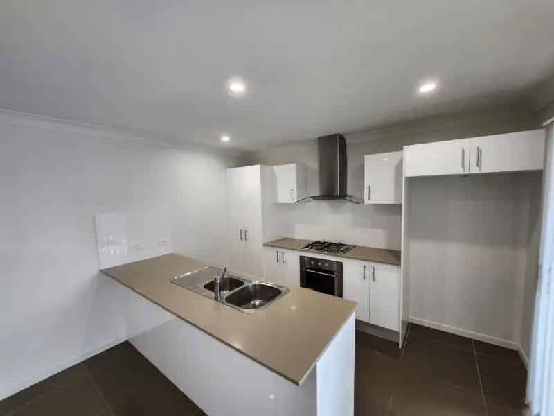 Real Estate For Lease - 16 Gossan Circuit - Yarrabilba , QLD