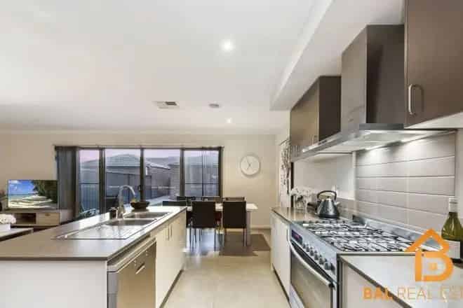 House For Rent , 10, Branagh Walk, Melbourne, Victoria