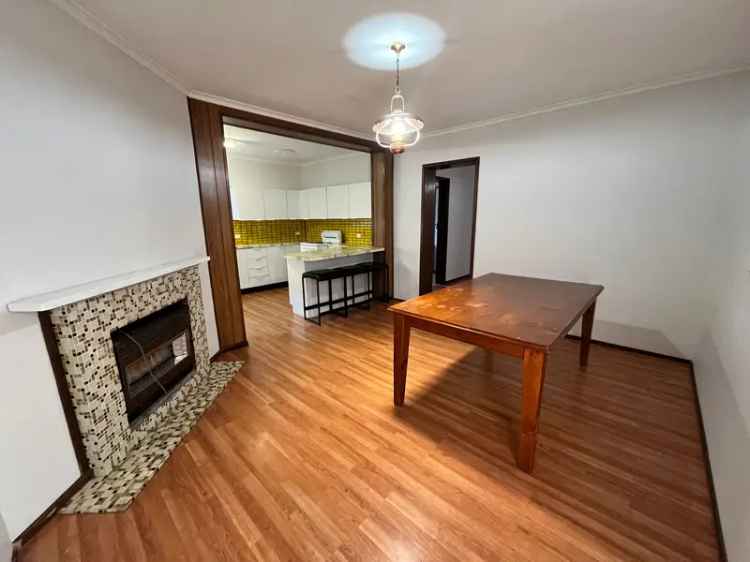 71-73 Clarinda Street, Parkes NSW 2870 - House For Lease