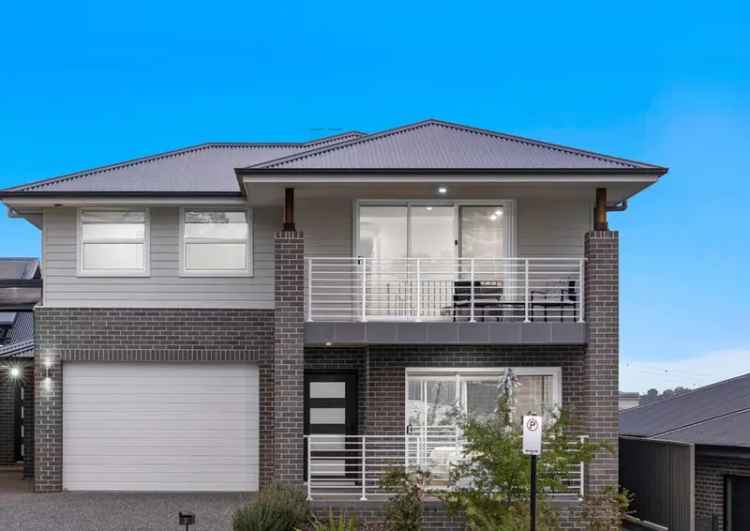 5 Bedroom House For Lease in Teralba NSW