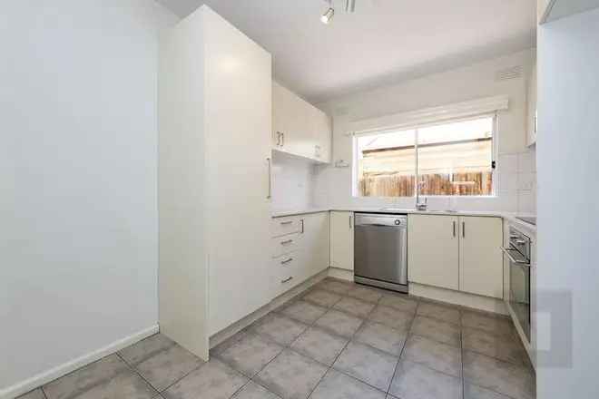 Modern Spacious Apartment near Yarraville & Seddon