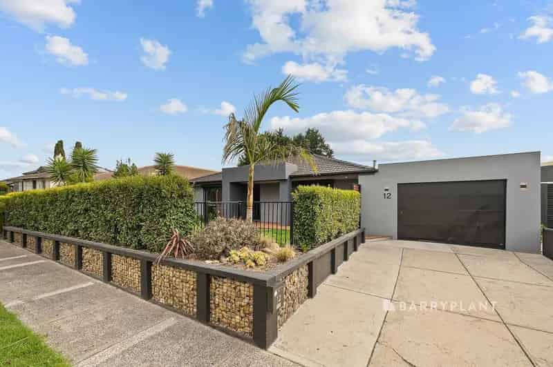 Exceptional Family Living with 5 Bedrooms + Separate Self-Contained Granny Flat!