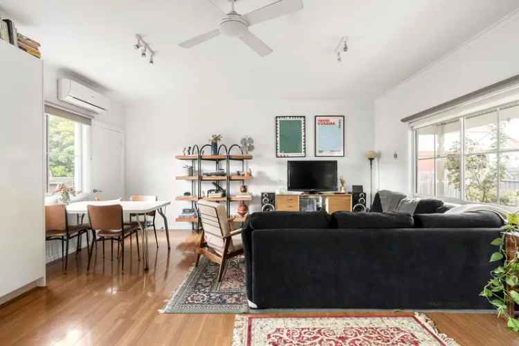 Charming Preston Home Near Regent Station