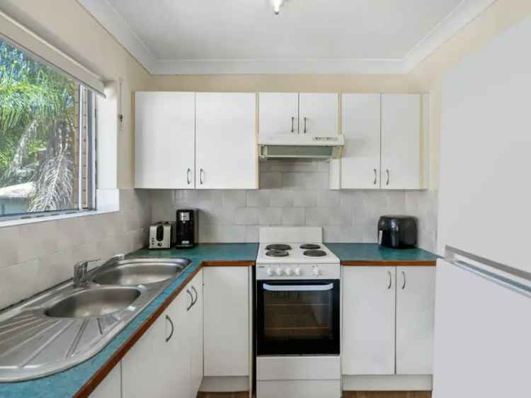 Charming 2-Bedroom Unit in Kelvin Grove