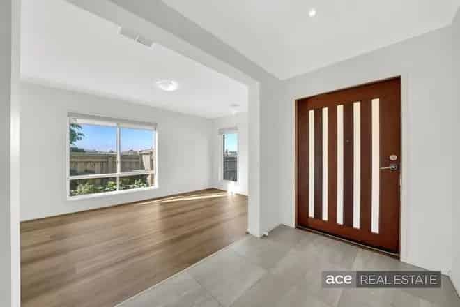 House For Rent , 2, Mulholland Drive, Melbourne, Victoria