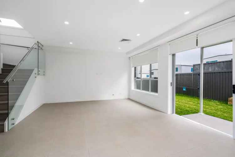 5 Bed 2 Bath House For Lease Box Hill NSW