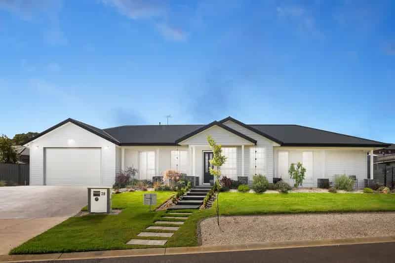 Real Estate For Sale - 28 Candlebark Close - Kilmore , VIC