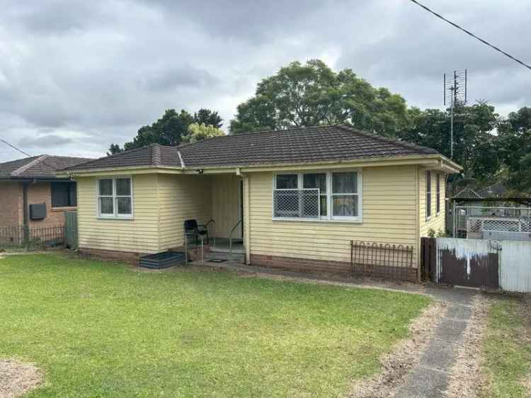 Invest to buy 2 Bedroom home in West Kempsey with tenant in place