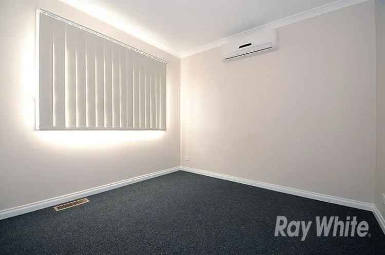 2 rooms house of 241 m² in Melbourne