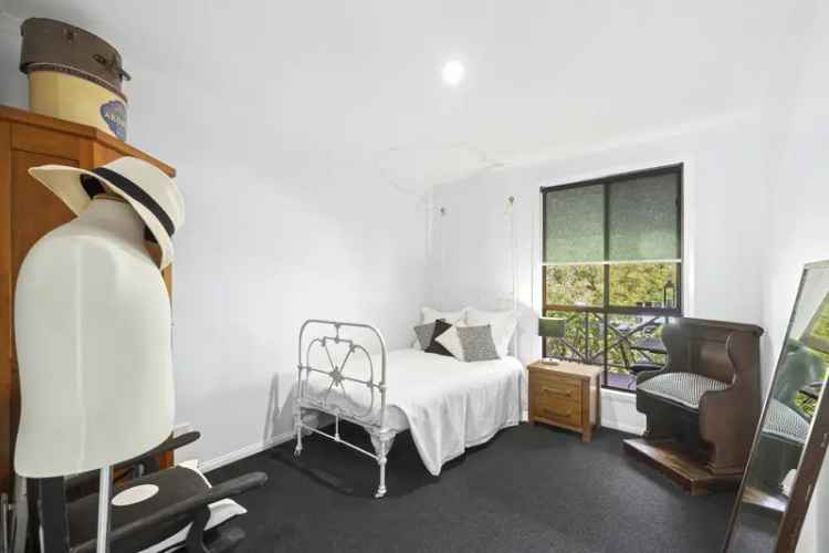 Daylesford 3-Bedroom Home Abutting Wombat Hill Botanical Gardens