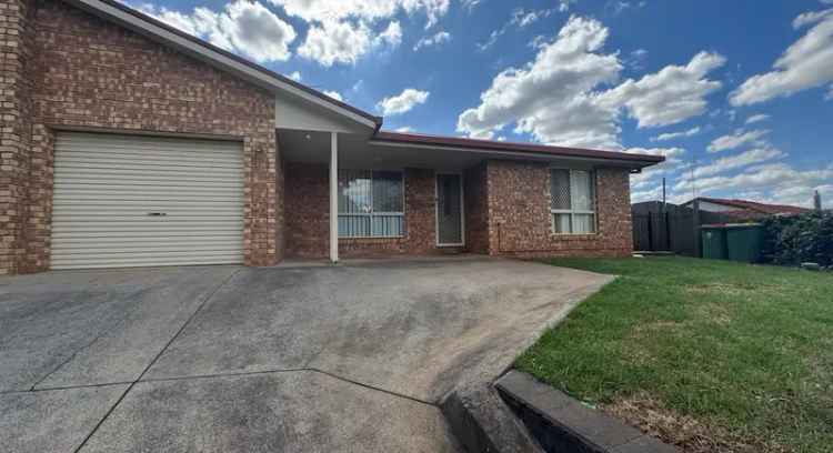 Kearneys Spring House - Air-Conditioned, Garage, Ensuite