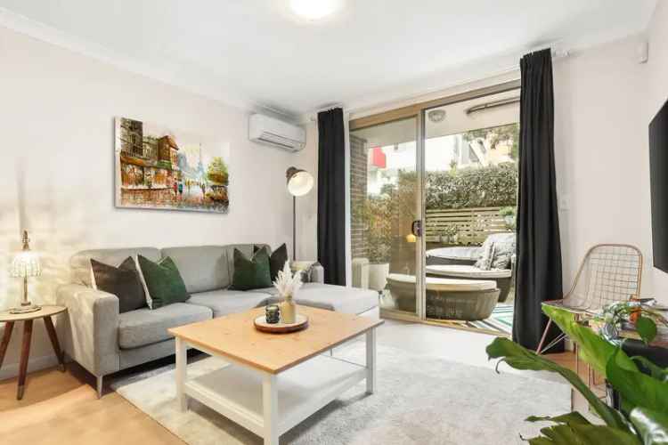 Spacious 2-Bedroom Sydney Apartment 281m²