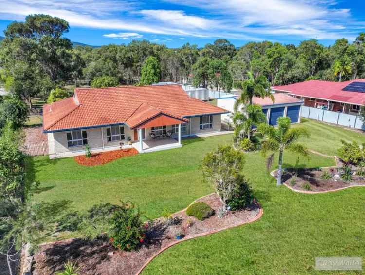 TRIFECTA! 3 BAY SHED, 4 BEDROOM HOME, 4032M2 (1 ACRE) ALLOTMENT.