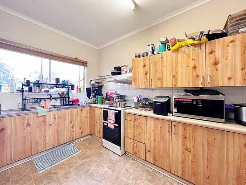 House for Sale in Moranbah with 4 Bedrooms and Air Conditioning