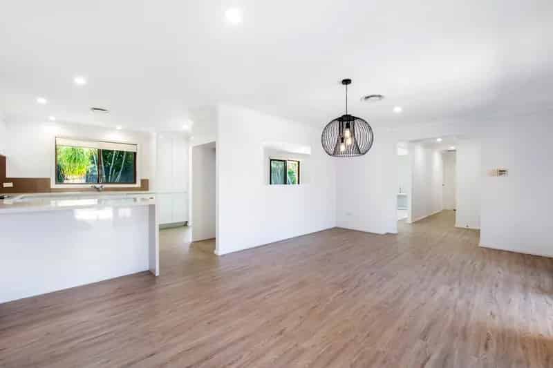 Modern 4 Bedroom Family Home in the Heart of Sorrento