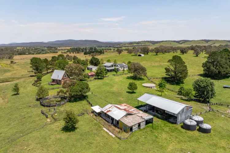 130 Acre Farm near Canberra - Family Home with Guest House and Stables