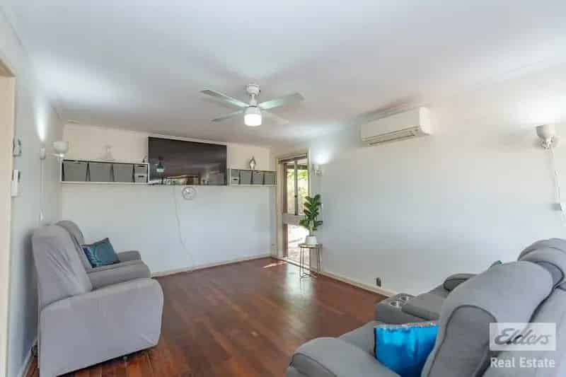 New to the Market Ideal First Home or Investment!