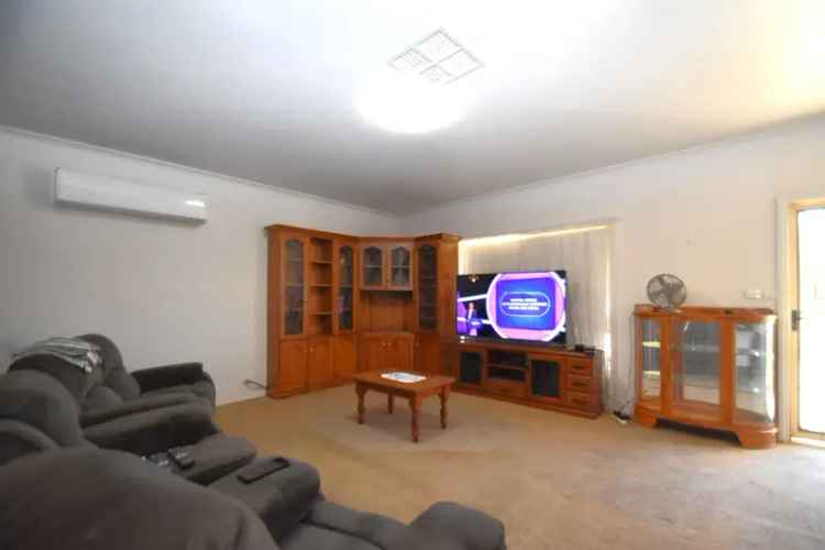 Four Bedroom Home in Quiet Residential Area