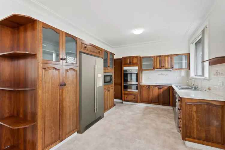 House Auction - 5 Iris Avenue, Coniston NSW 2500