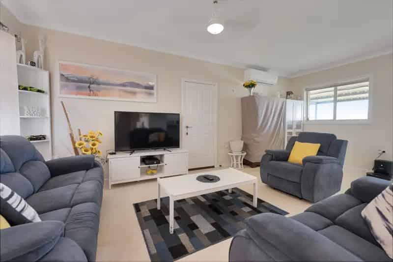 Buy Charming Home with 3 Bedrooms Near South Beach