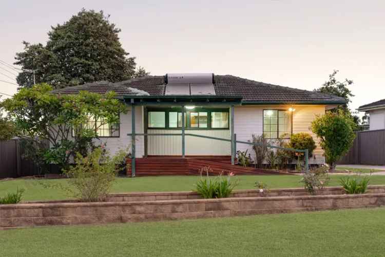 Modern House Teenage Retreat Four Bedrooms Updated Kitchen