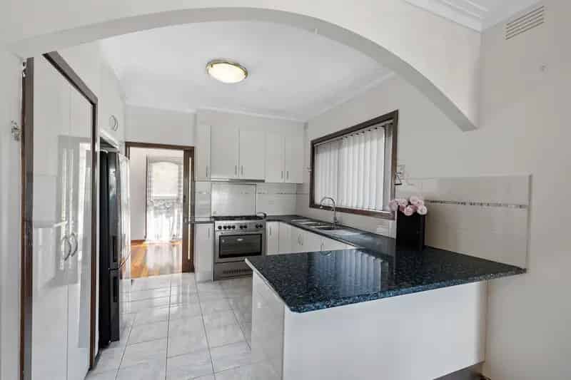 Buy house in Lalor with four bedrooms and family conveniences