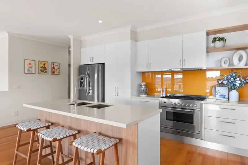 Sensational family space, light and valley views