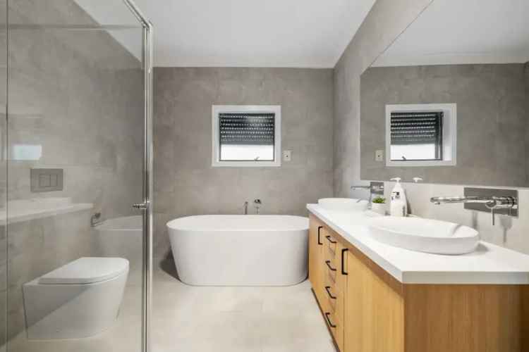 House For Sale , 2, Newstead Street, Melbourne, Victoria