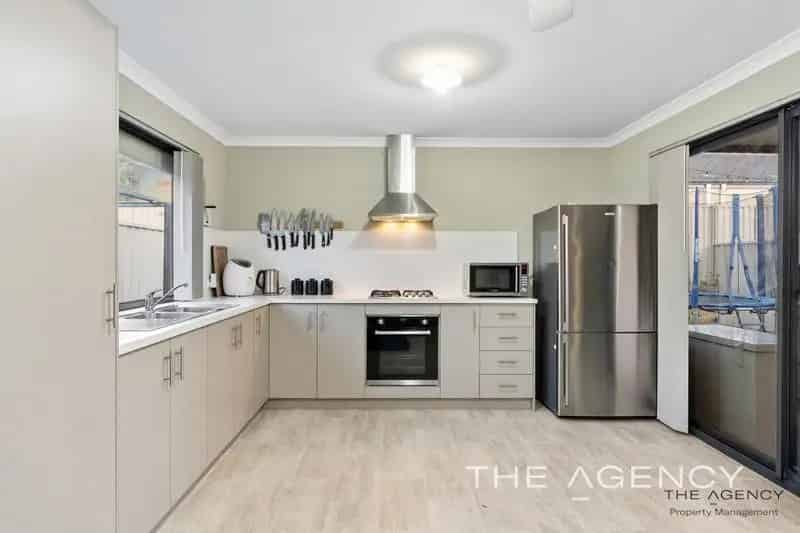 House For Lease - 22 Sullivan Road, Seville Grove WA 6112