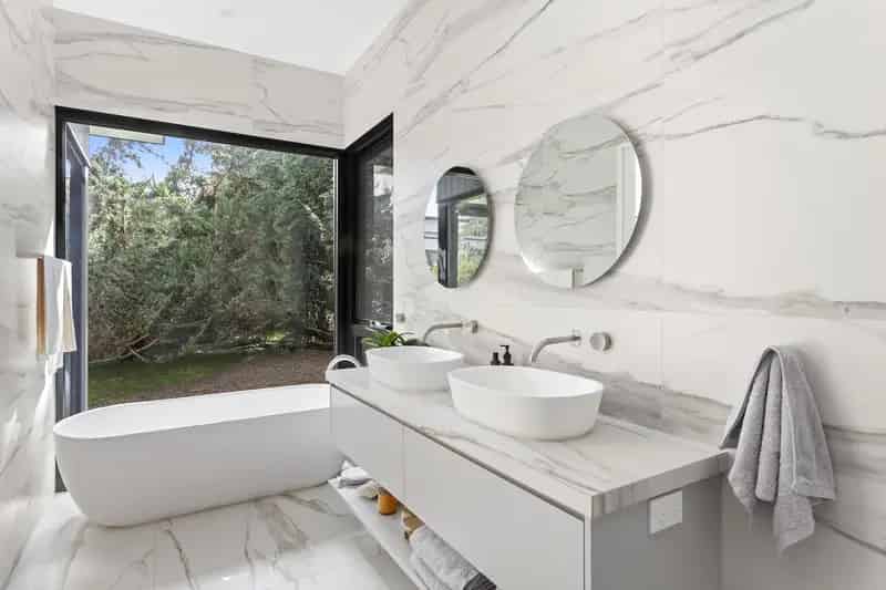 Buy House in Leura with Spectacular Gardens and Luxury Features