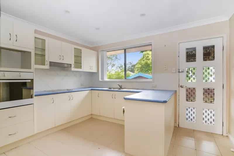 Lease 3 Bedroom House in Niagara Park with Entertaining Area