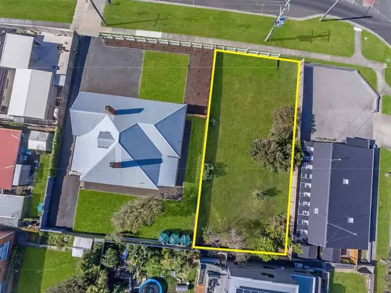 Buy land in Portland with commercial zoning near CBD