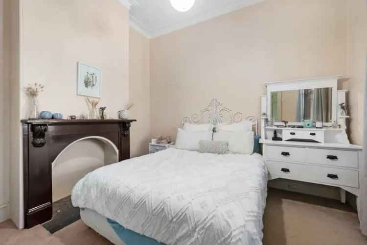 House For Rent in 15, Raglan Street, Melbourne, Victoria