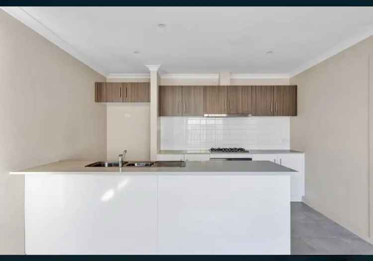 Modern 4 Bedroom Home in Prime Mernda Location