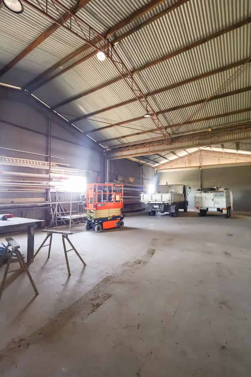 Four Bedroom Residence and Workshop Shed - In Roma's Hub