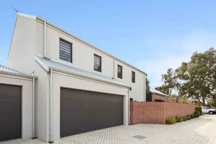 Modern Family Home 4 Beds 2 Baths Open Plan Design Near Schools